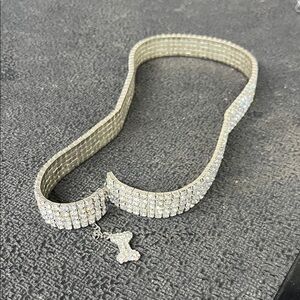 Elegant Silver Rhinestone Necklace